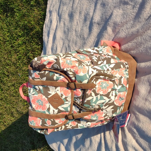 🙀EMMA & CHLOE Bohemian Print Trailmaker Backpack - Picture 12 of 12